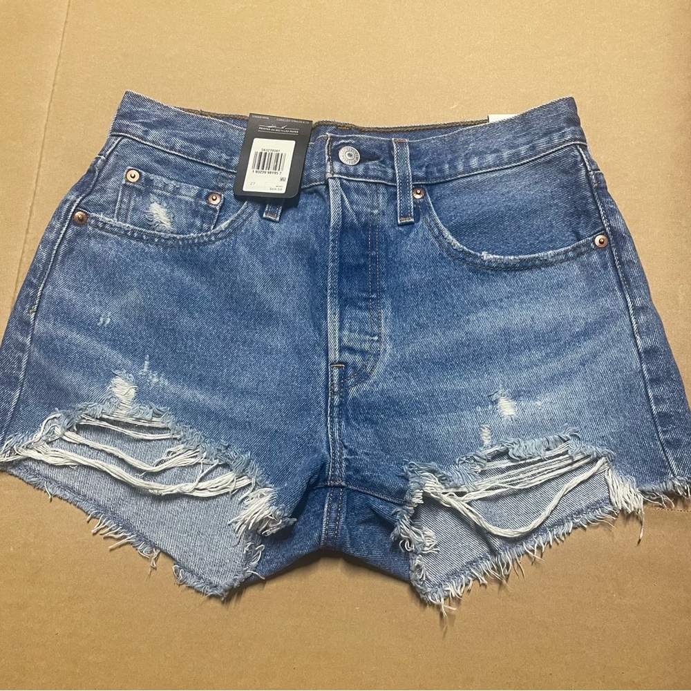 Levi's Women's Blue Denim Shorts - Picture 9 of 9